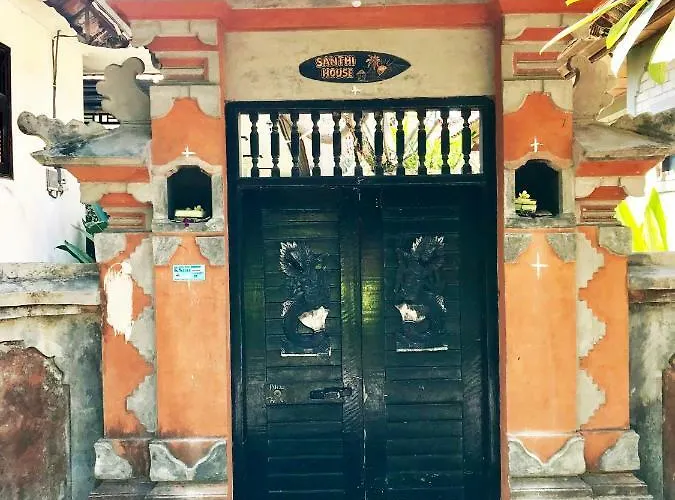 Santhi House Kuta Pensión
